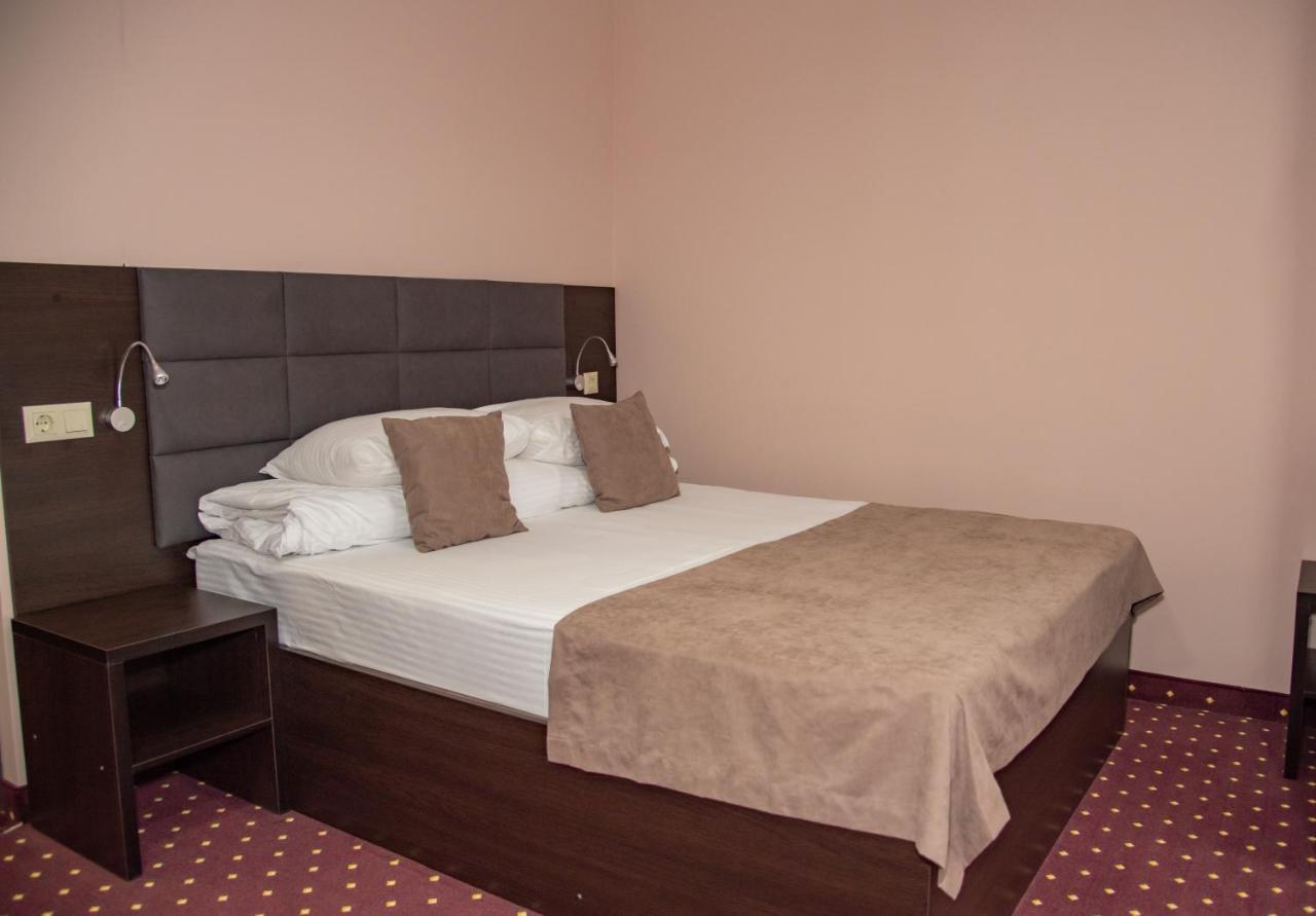 T&S Apart-Hotel Czerniowce Zewnętrze zdjęcie
