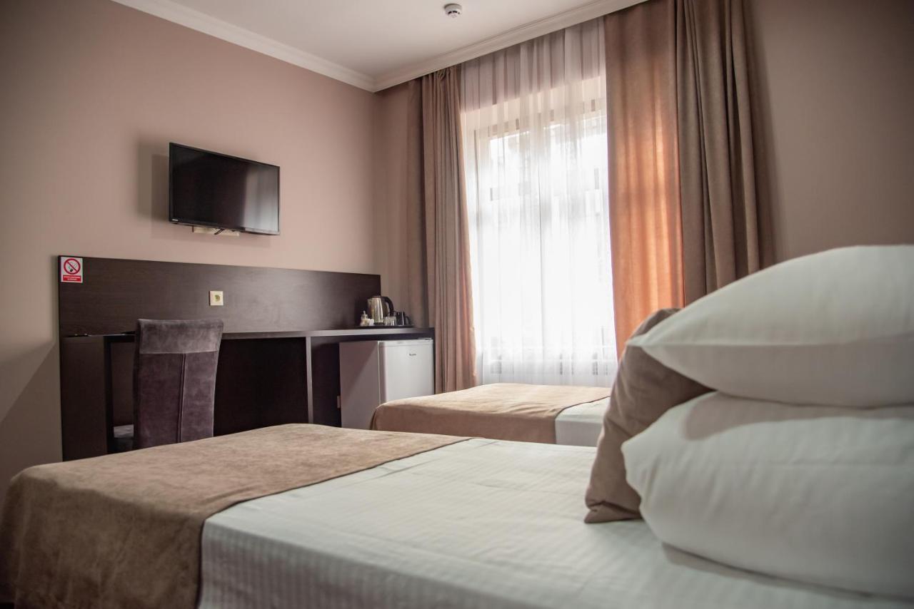 T&S Apart-Hotel Czerniowce Zewnętrze zdjęcie