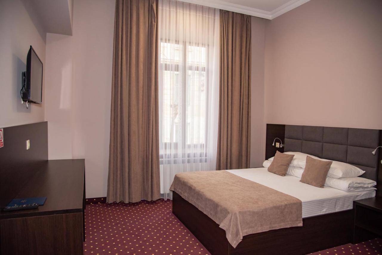 T&S Apart-Hotel Czerniowce Zewnętrze zdjęcie