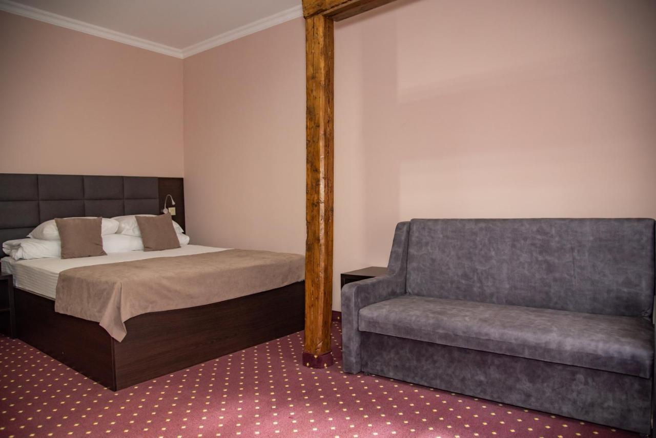 T&S Apart-Hotel Czerniowce Zewnętrze zdjęcie