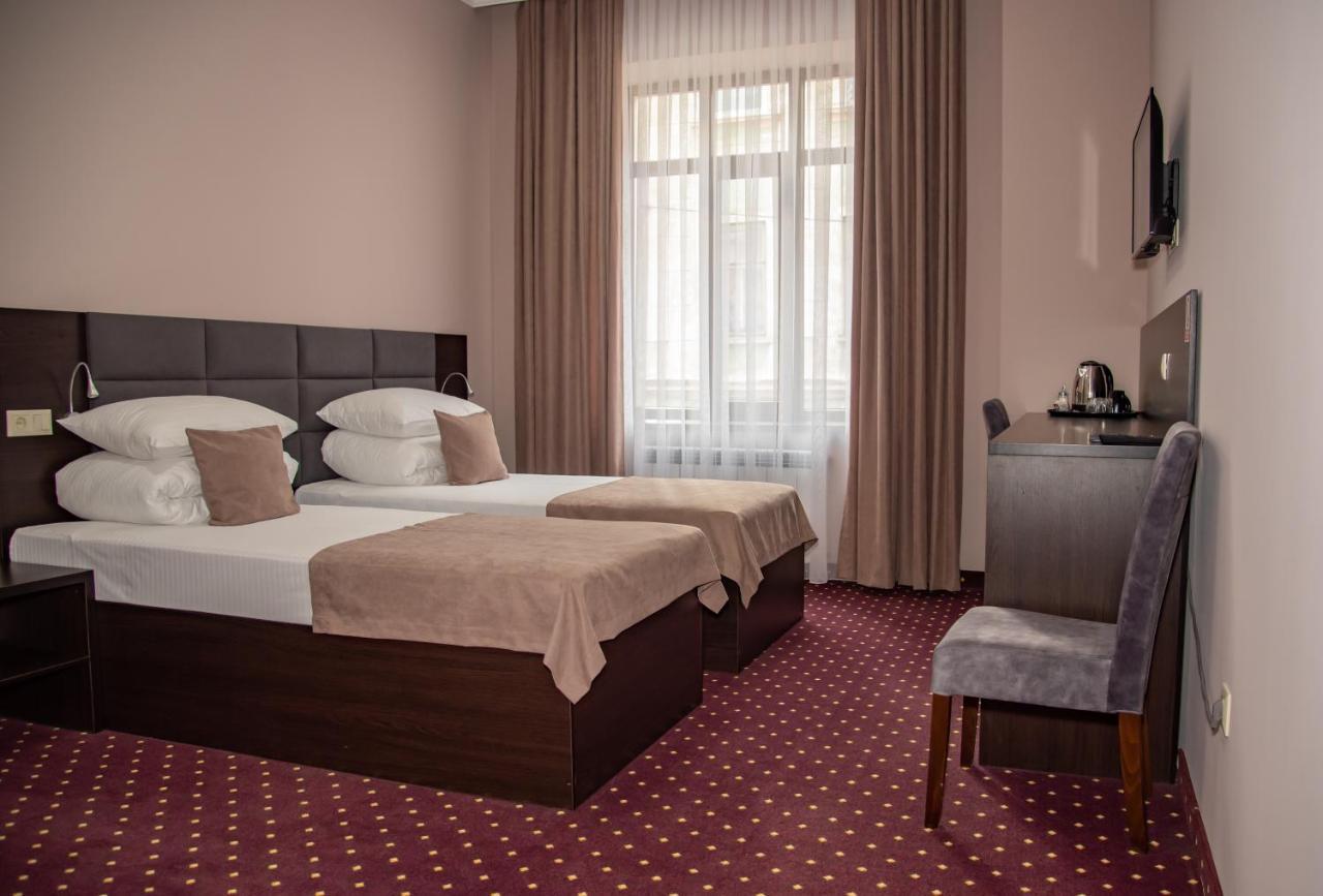 T&S Apart-Hotel Czerniowce Zewnętrze zdjęcie