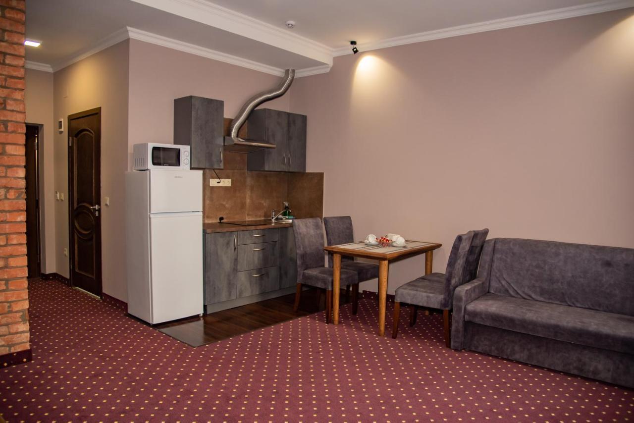 T&S Apart-Hotel Czerniowce Zewnętrze zdjęcie