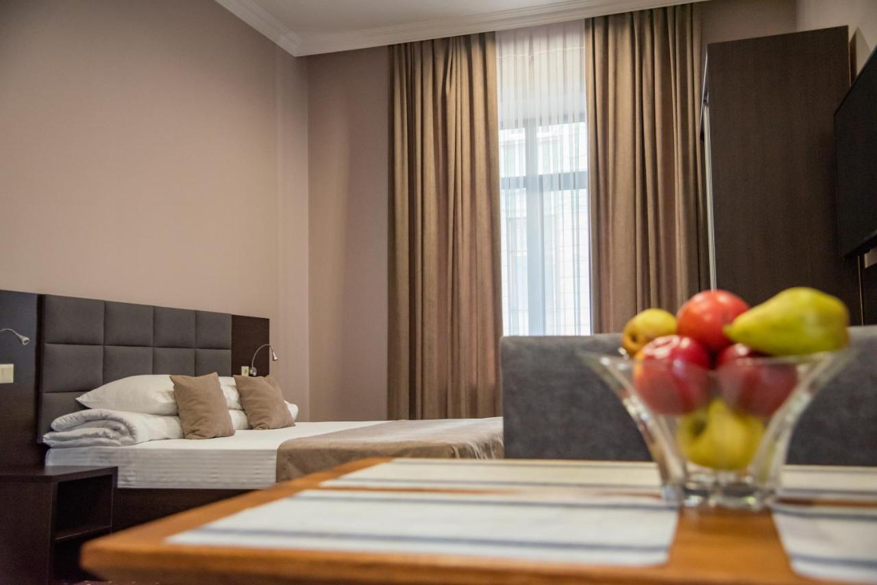 T&S Apart-Hotel Czerniowce Zewnętrze zdjęcie