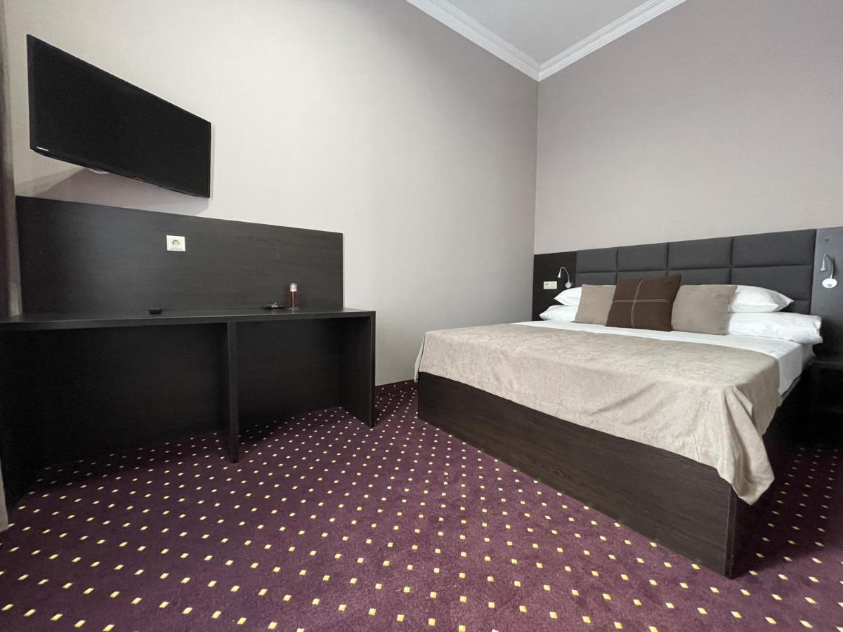 T&S Apart-Hotel Czerniowce Zewnętrze zdjęcie