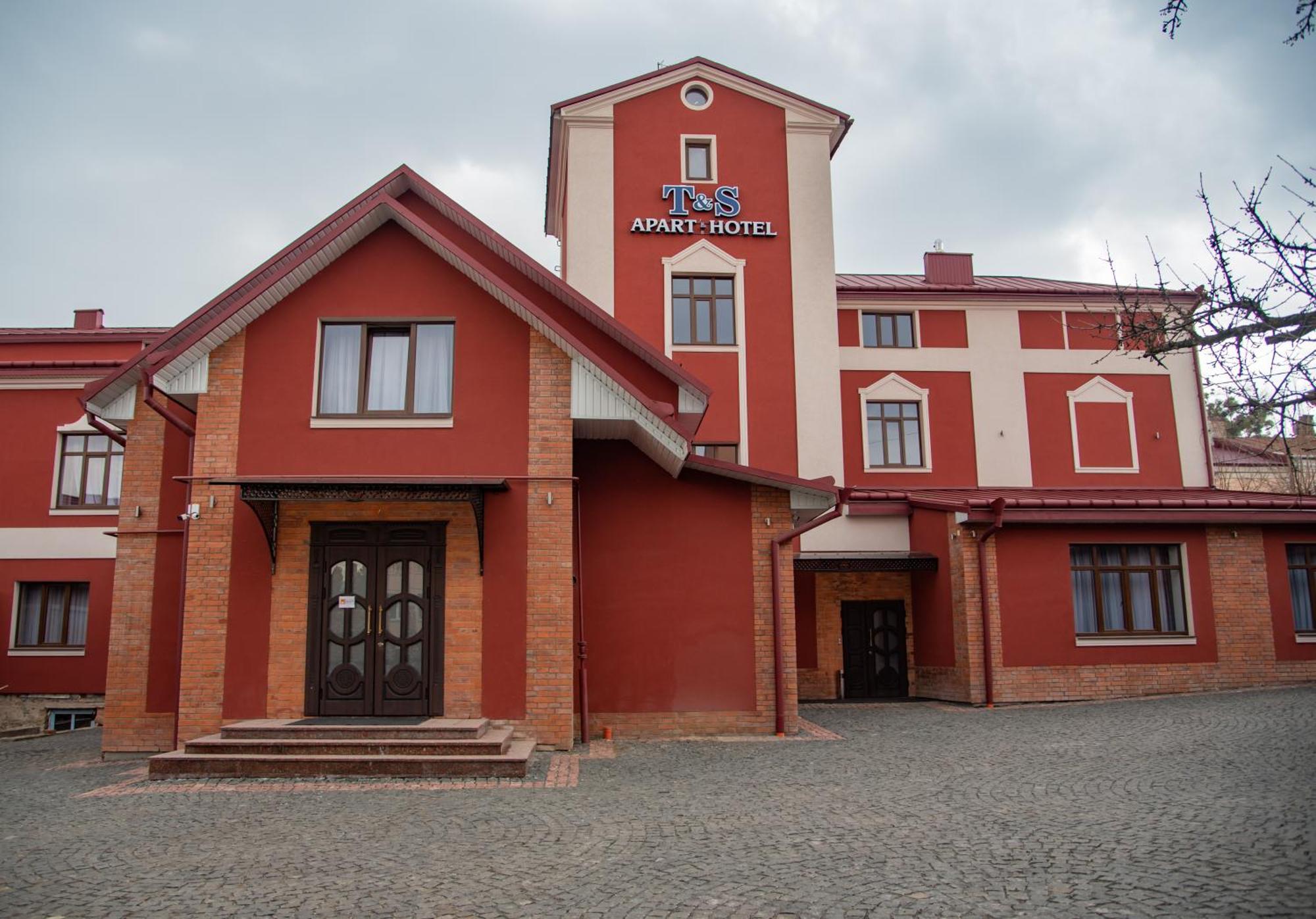 T&S Apart-Hotel Czerniowce Zewnętrze zdjęcie