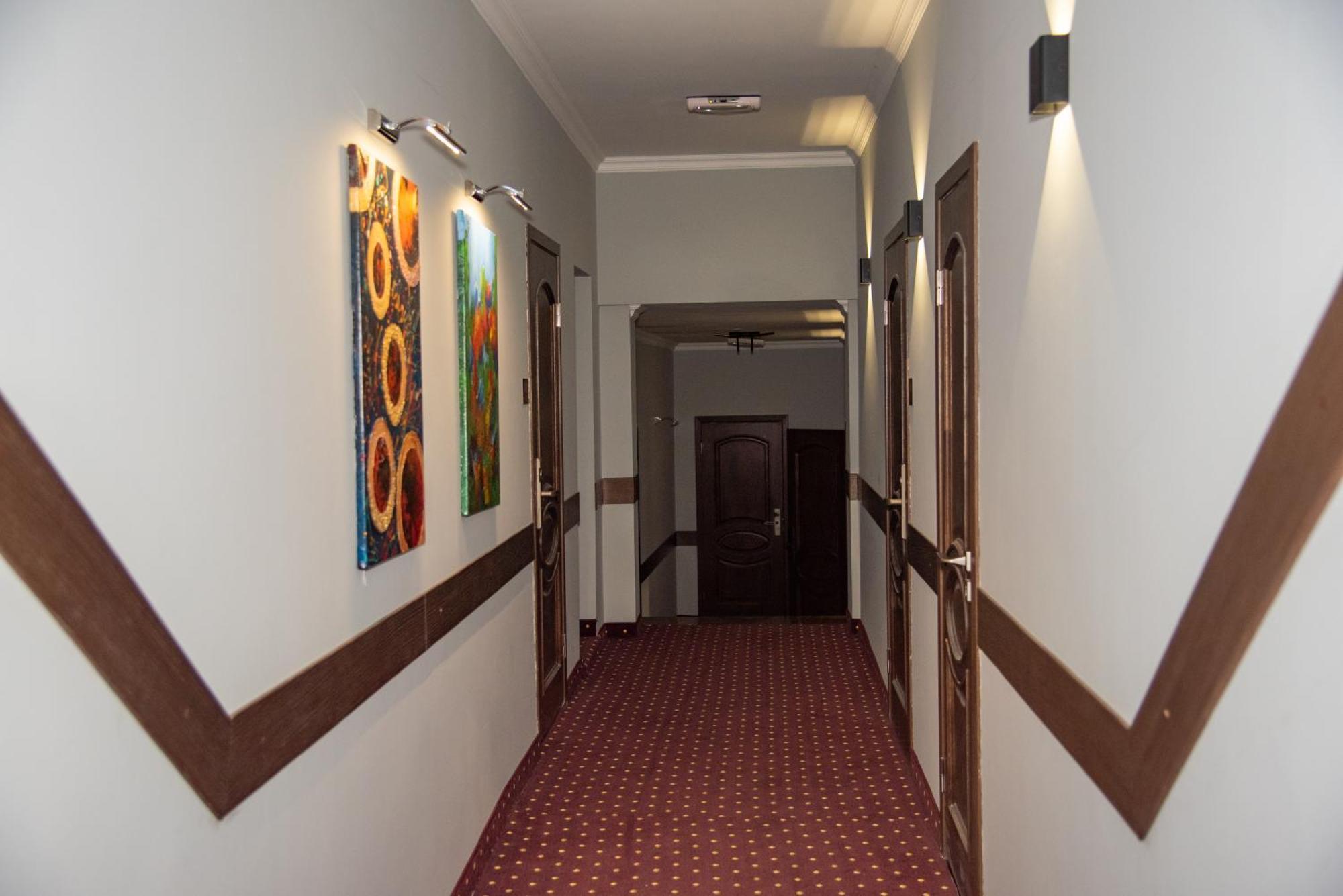 T&S Apart-Hotel Czerniowce Zewnętrze zdjęcie
